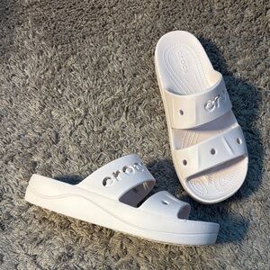 Women’s light pink CROCS